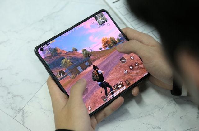 使用和平精英辅助，是技术进步还是道德退步？